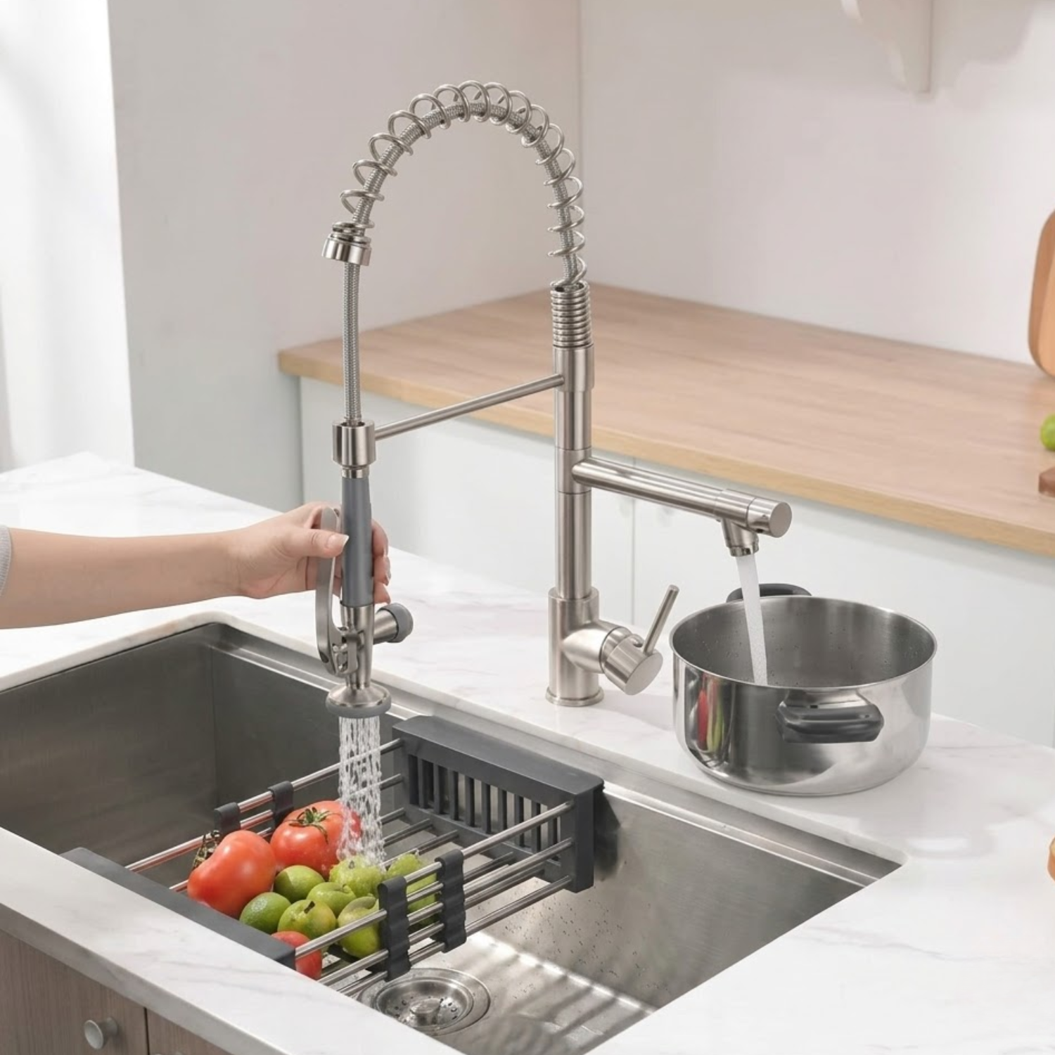 Tyresta - Modern Pull-Out Kitchen Faucet – Single Handle Solid Brass Mixer Tap