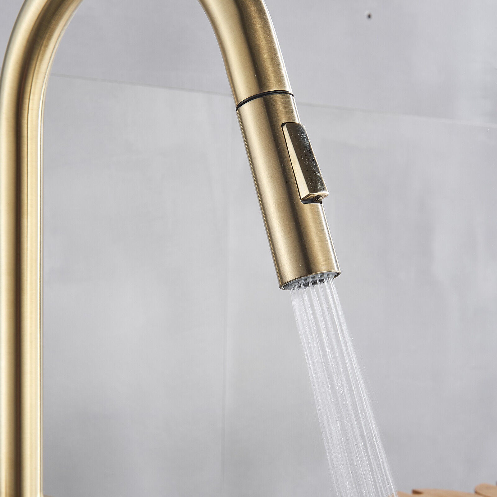 Golden high quality kitchen faucet with 2 modes of spout