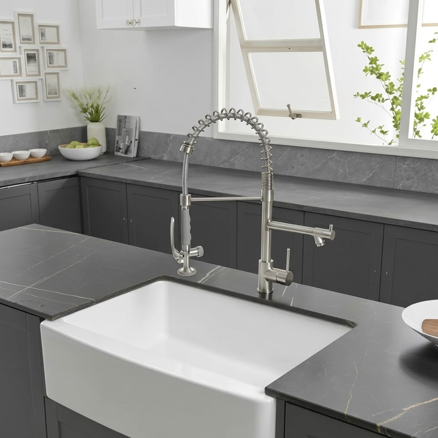Tyresta - Modern Pull-Out Kitchen Faucet – Single Handle Solid Brass Mixer Tap