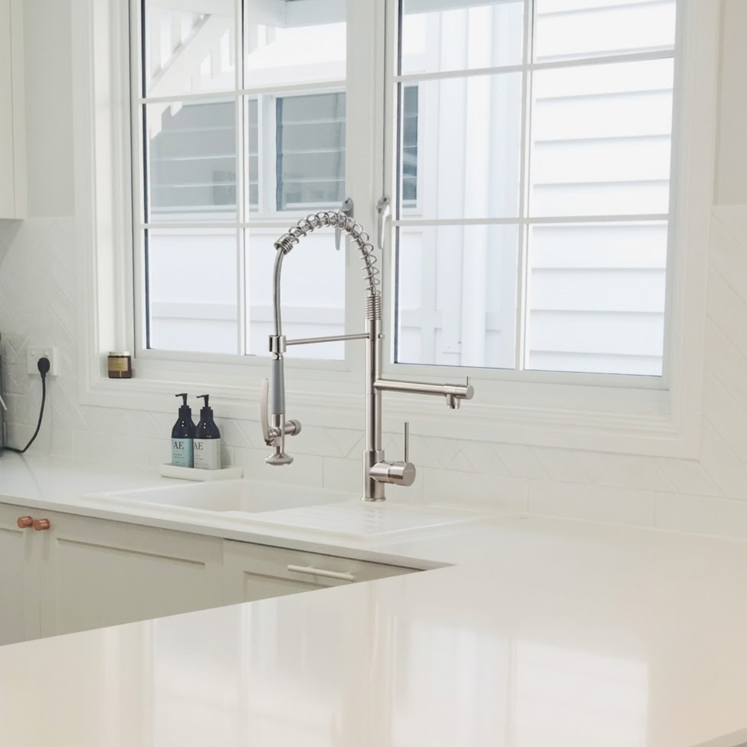 Tyresta - Modern Pull-Out Kitchen Faucet – Single Handle Solid Brass Mixer Tap