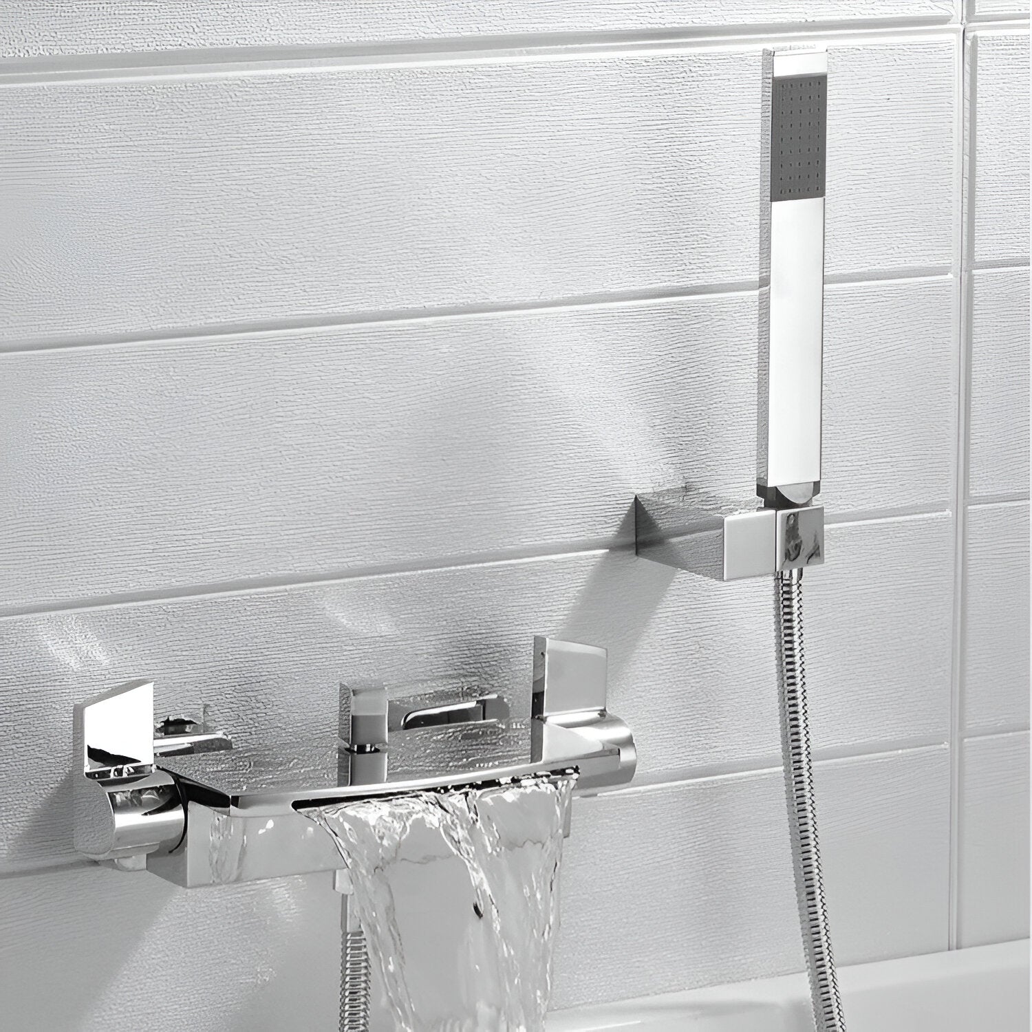 Shower head of a bathtub set